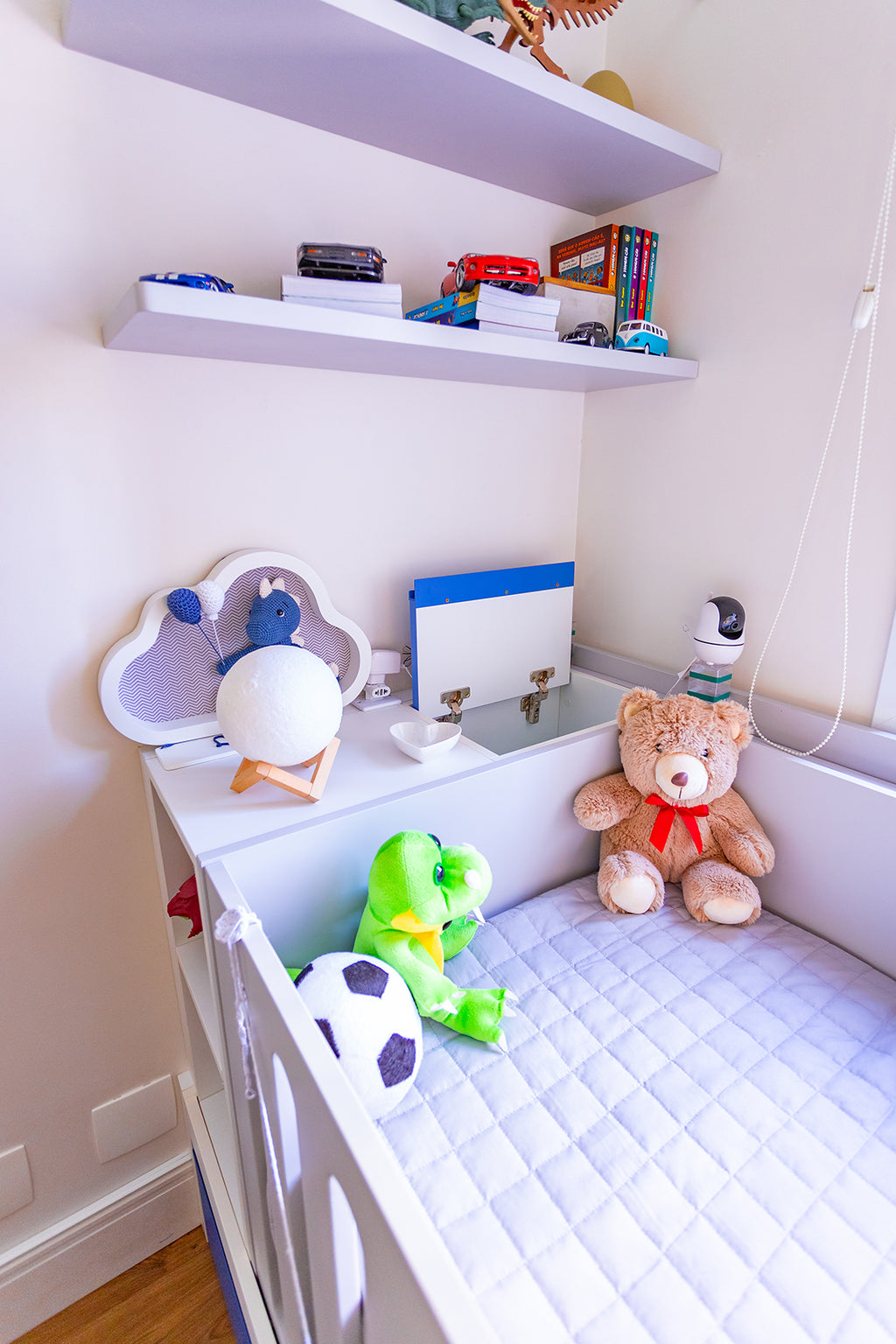 O cantinho do bebê e a cama do irmãozinho